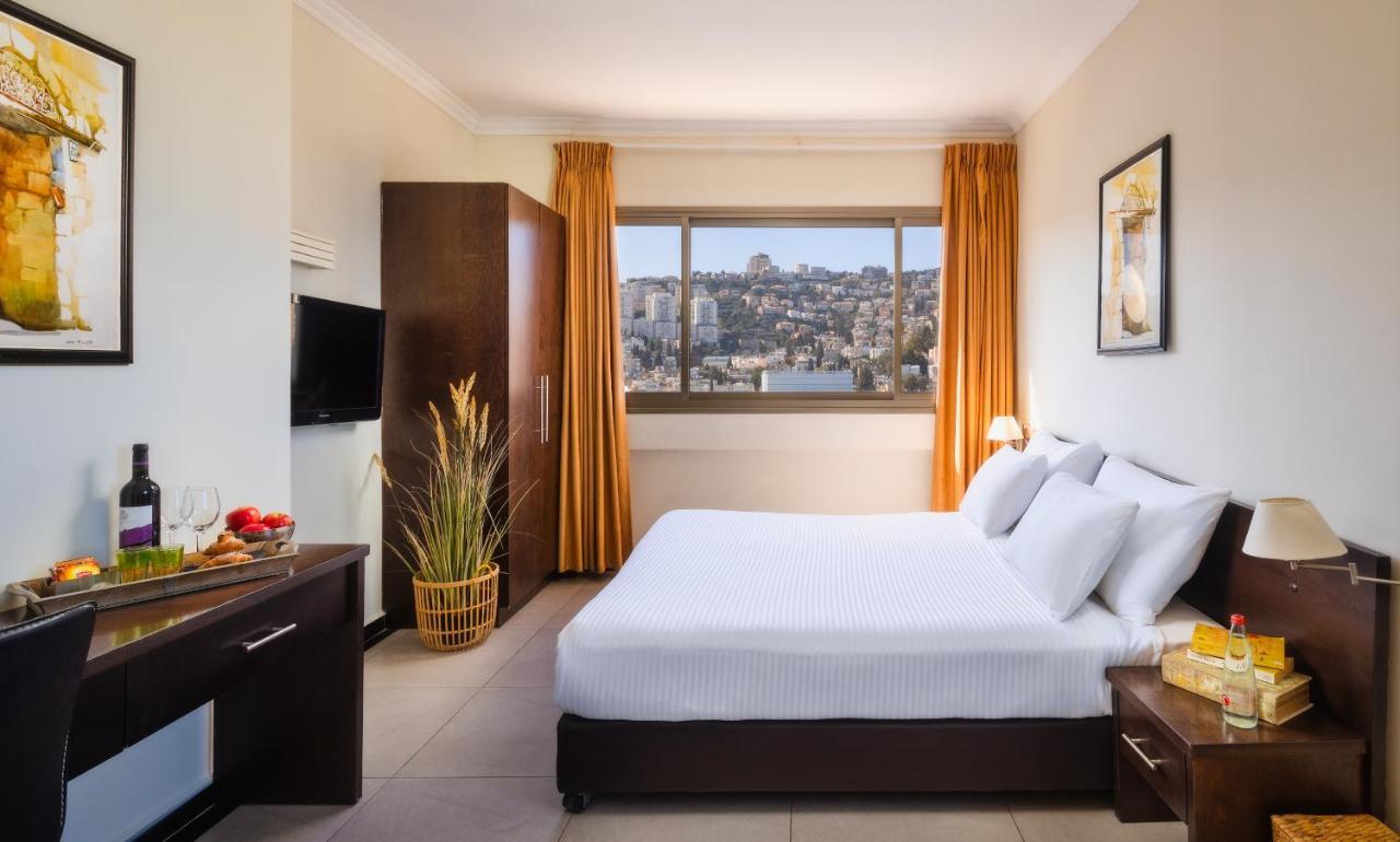 Market Hotel Хайфа Екстериор снимка